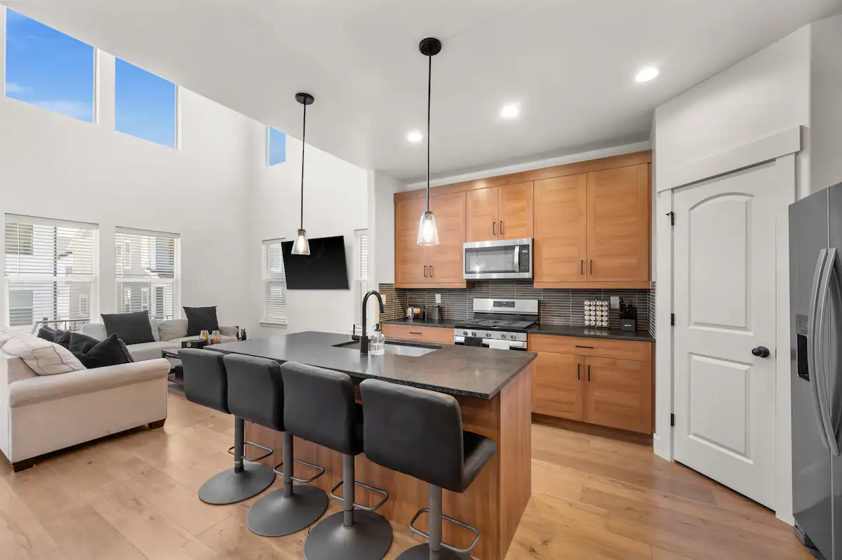 Luxury 6 Bedroom Condos Entire Home For Rent in Lehi, Utah