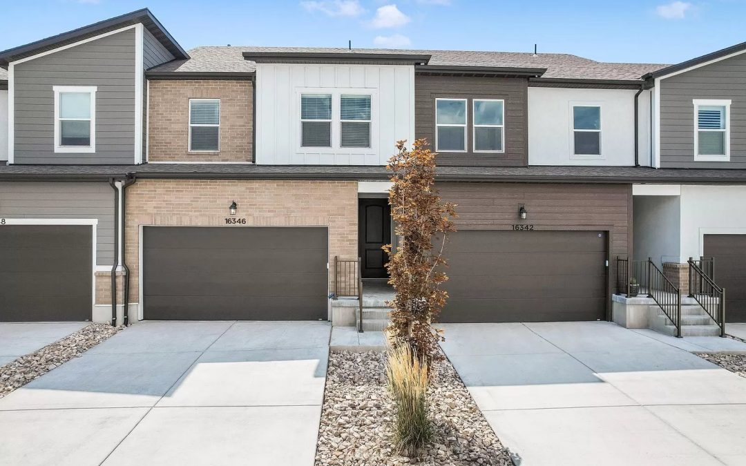 New 4 Bed 2.5 Bath Townhouse in Bluffdale